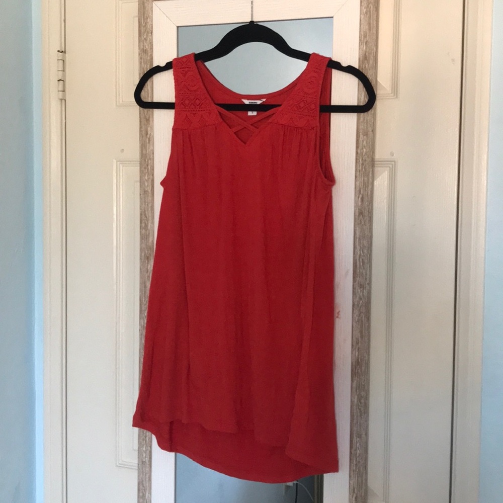 🌺🌹Sonoma embroidered cross v-neck tank top